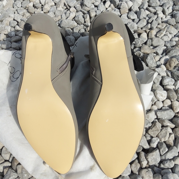 Angel steps size 9.5 heels - Picture 6 of 10